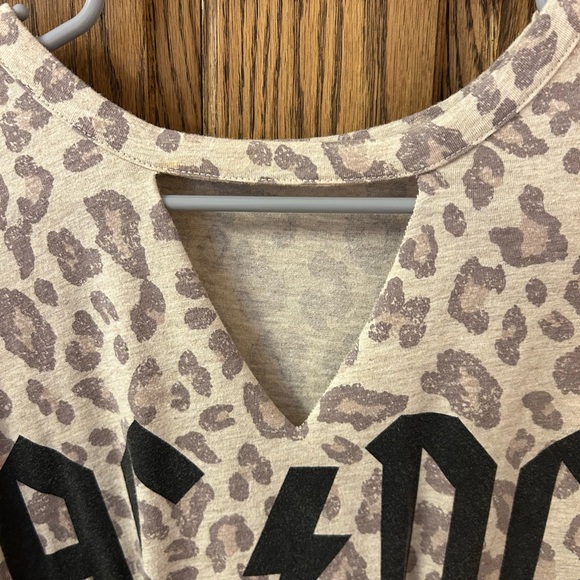 Maurices Leopard Print AC/DC Graphic Tee Top 0X - Picture 3 of 7